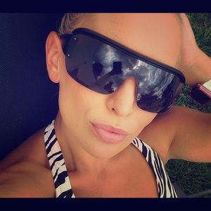 Kim Kardashian Nirvana Glasses